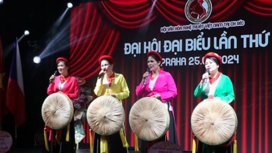 Vietnam cultural, art association in Czech Republic holds 4th congress