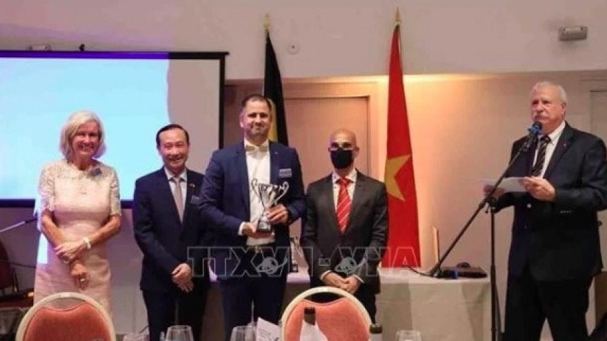Belgium golf tournament held to raise funds for Vietnamese AO victims