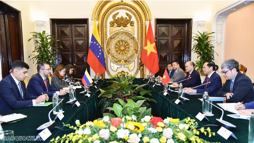 Vietnam and Venezuela pledge to expand multifaceted cooperation