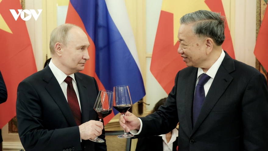 President To Lam hosts banquet in honour of top Russian leader
