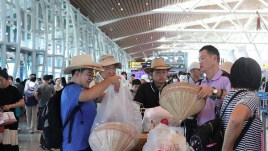 Da Nang needs new products for tourists to stay longer: Official