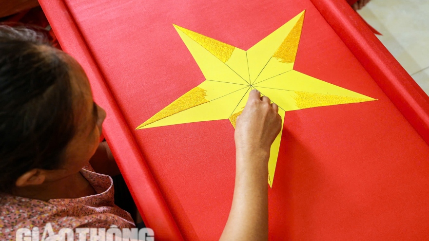 Flag making village in Hanoi busy ahead of National Day celebrations