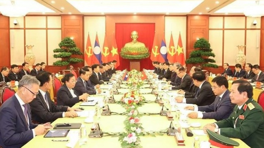 Vietnam, Laos issue joint statement