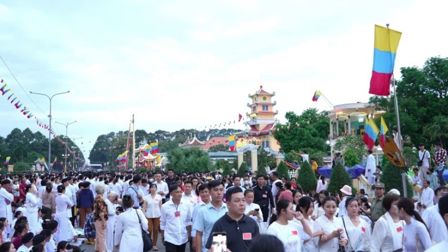 Biggest festival of Caodaism attracts crowds