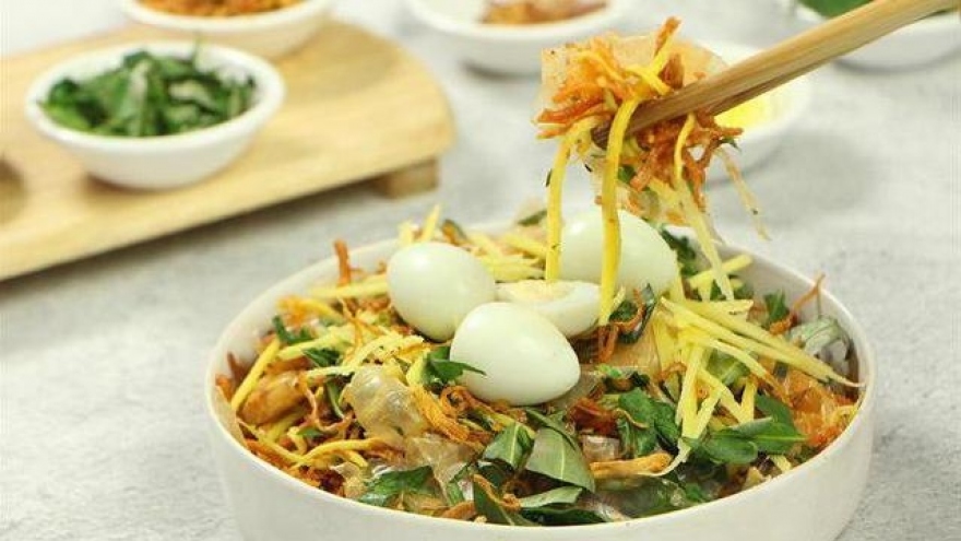 Rice paper salad – A popular street food in Vietnam
