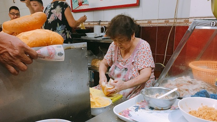  Banh mi – one of the reasons to fall in love with Hanoi