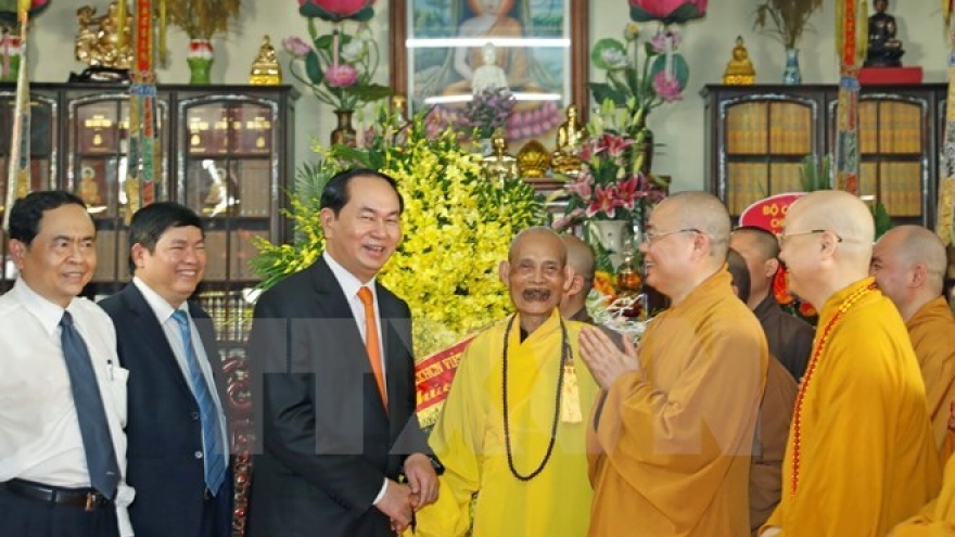 President visits Vietnam Buddhist Sangha Supreme Patriarch