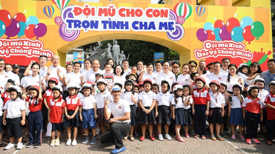 Helmets for kids programme launched in Hanoi