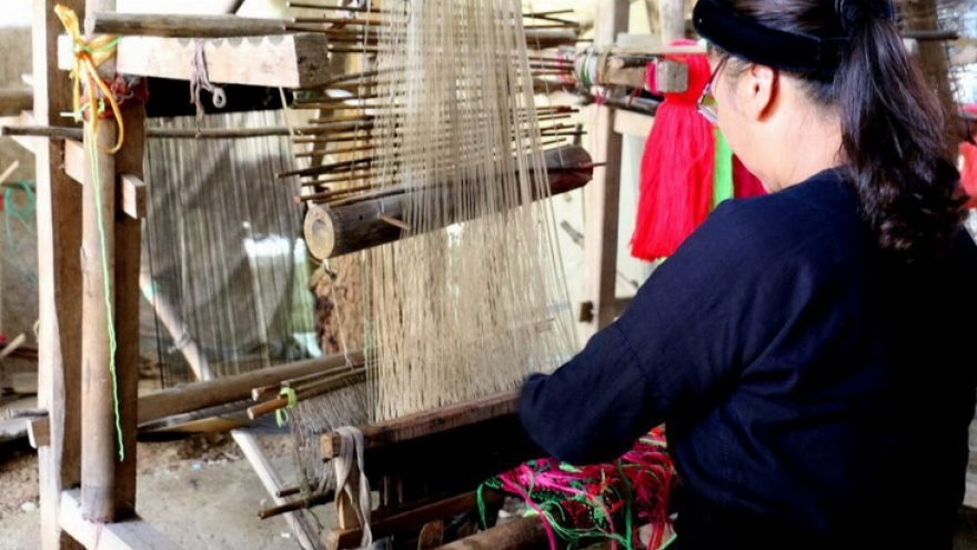 Weaving – traditional craft of Tay ethnic minority