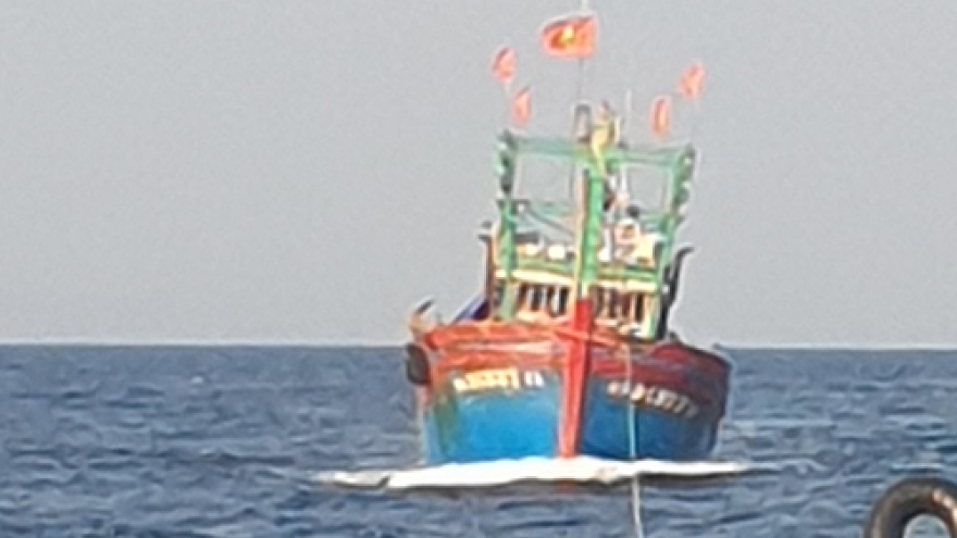 Fishermen rescued off the coast of Nghe An