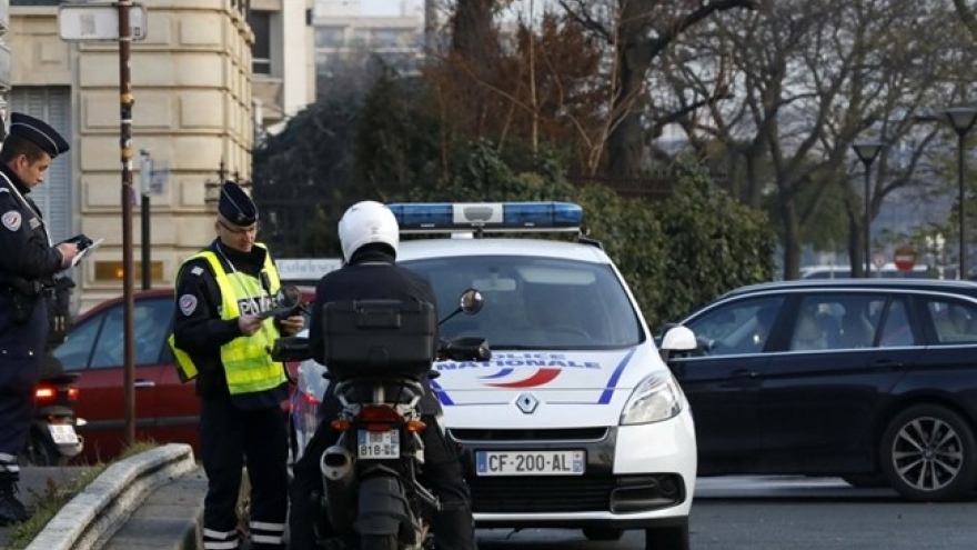 France arrests new suspect in foiled terror plot