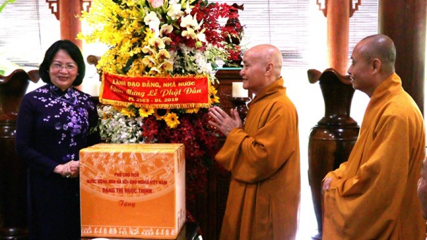 Vice President visits Deputy Supreme Patriarch of Vietnam Buddhist Sangha