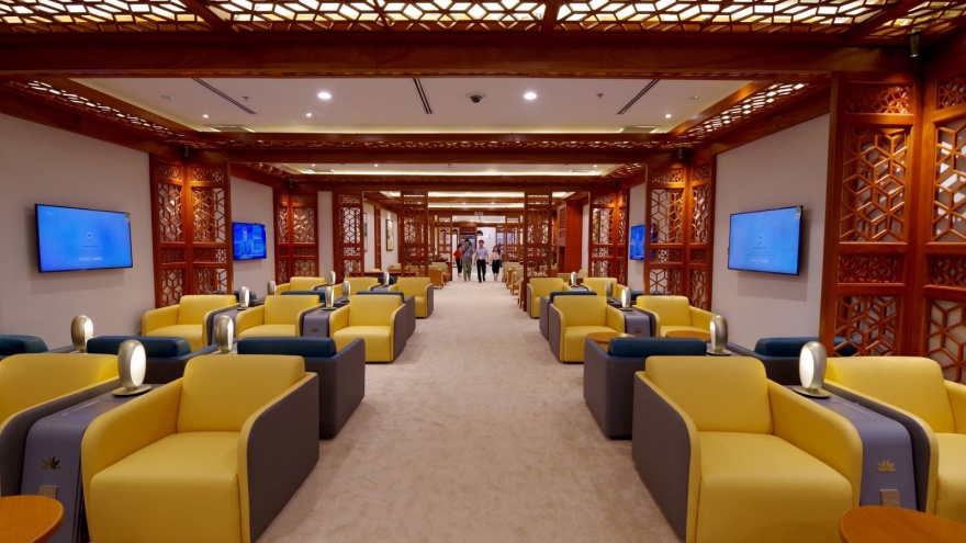 Vietnam Airlines inaugurates four-star lounge at Danang airport