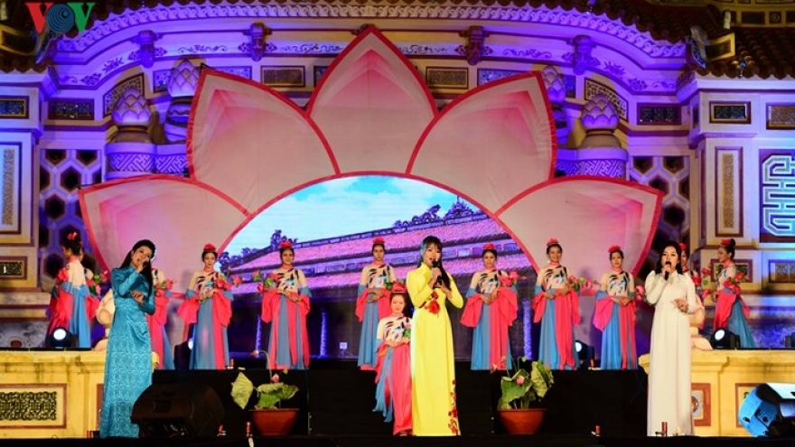 2018 Lotus Festival opens in Thua Thien Hue