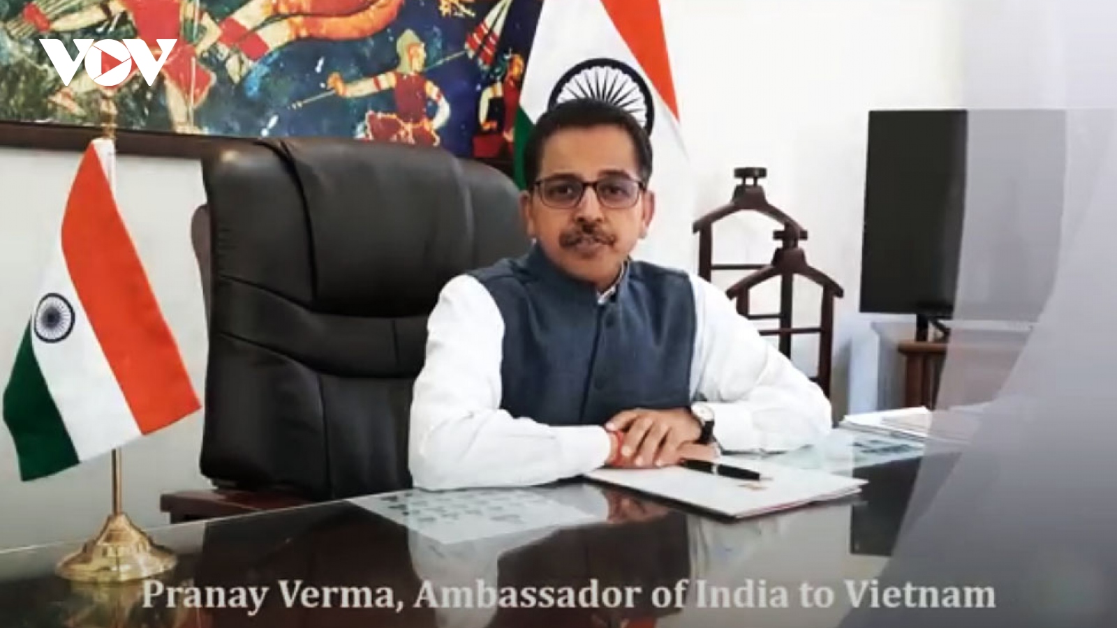 Indian diplomats extend lunar New Year greetings to Vietnamese people 