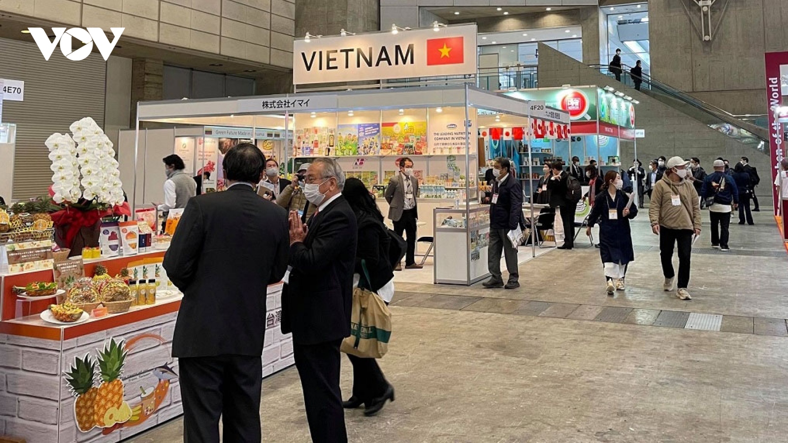 Local firms attend international food and beverage exhibition in Japan