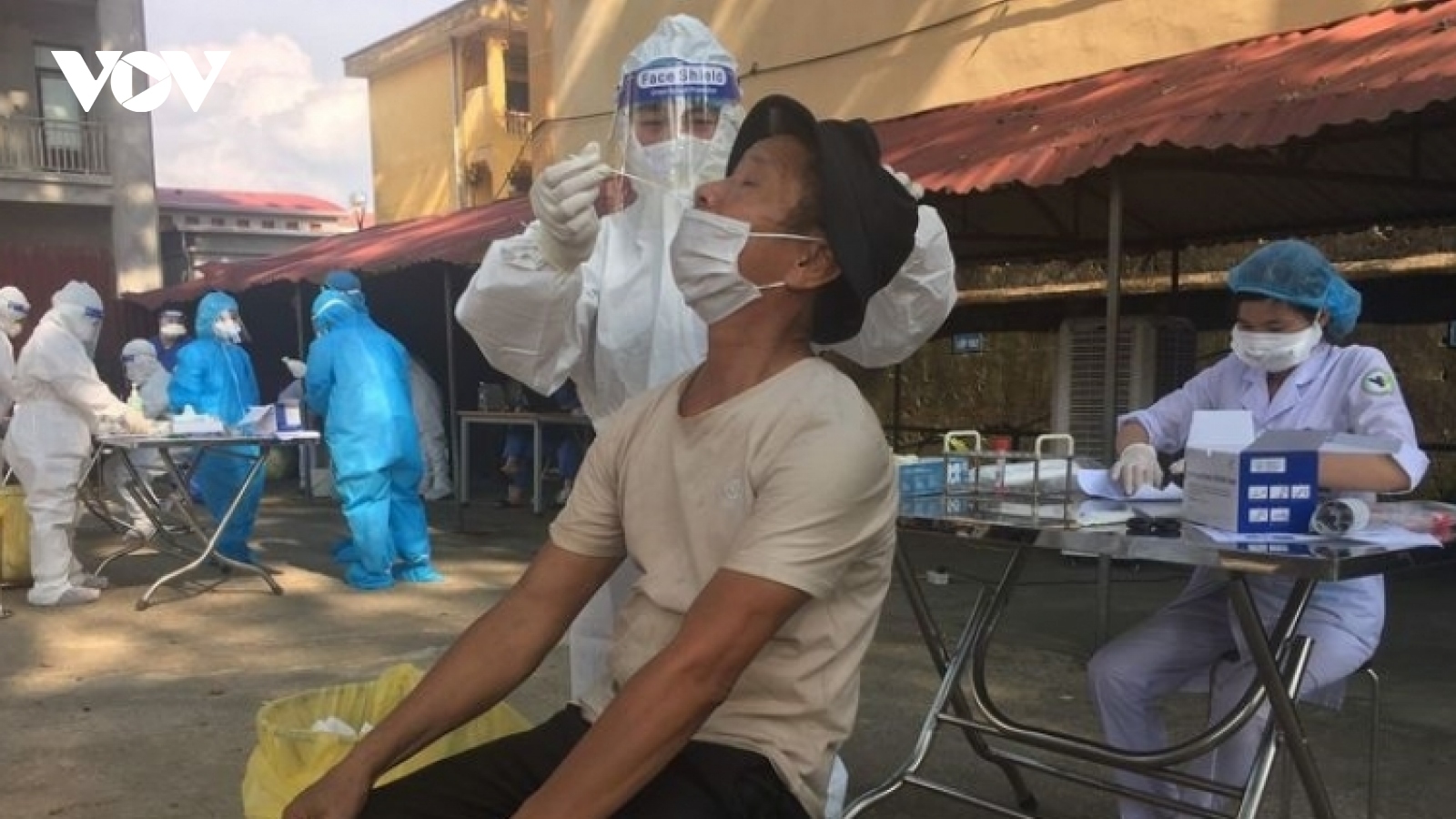 Bac Giang hotspot confirms 61 out of 91 local infections over 12 hours