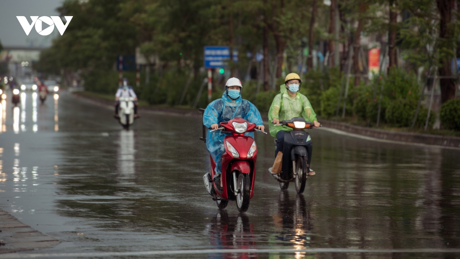 Social distancing period leads to quiet rush hour in Hanoi 