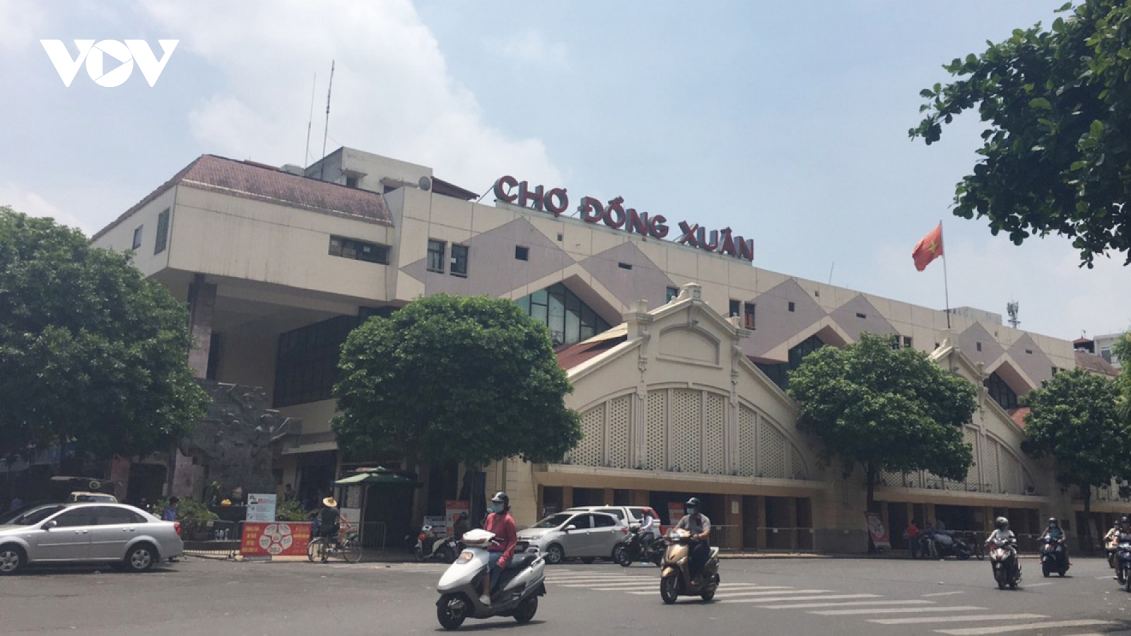 Hanoi’s largest wholesale market left deserted amid COVID-19 threats