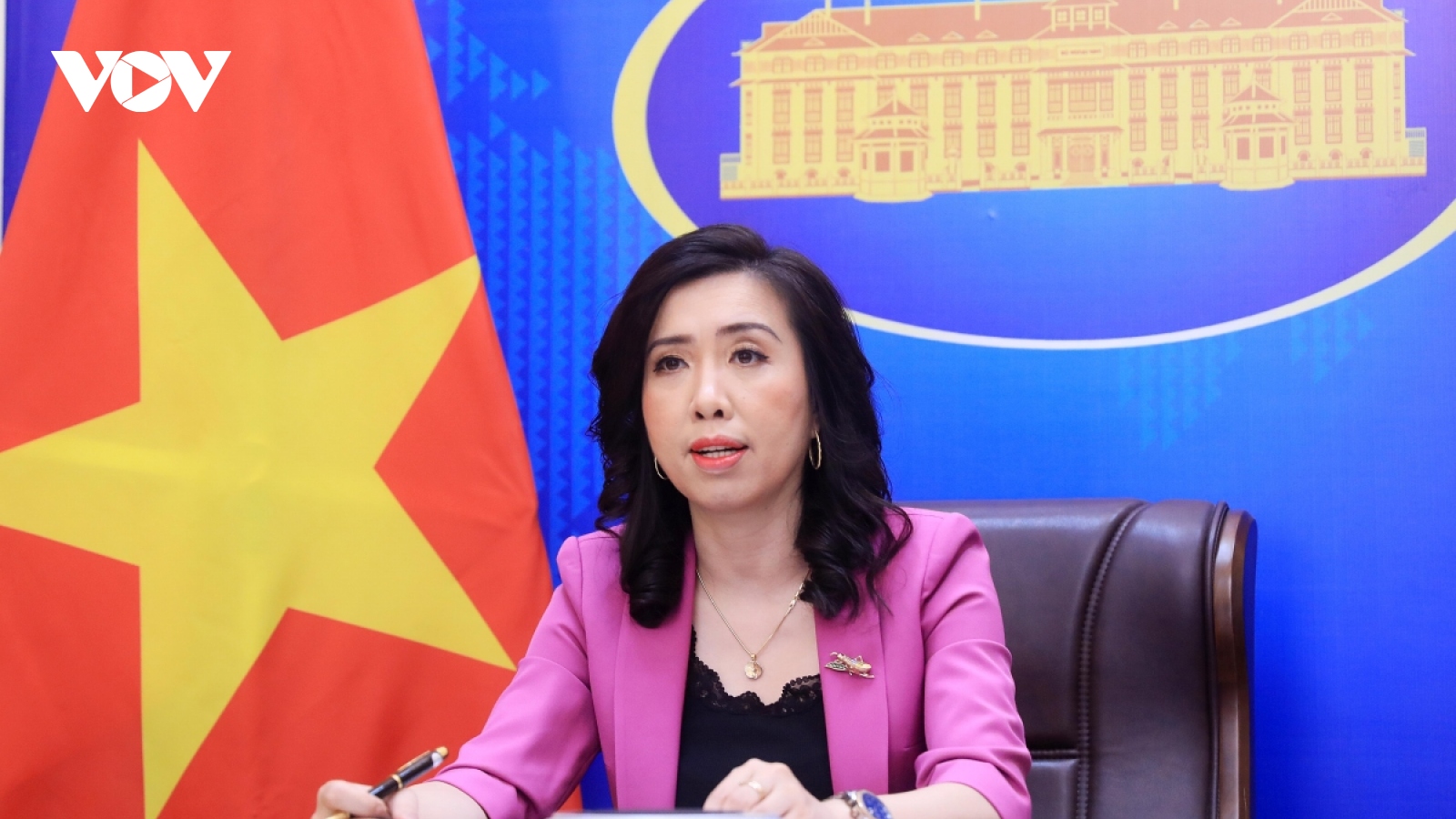 Vietnam responds to China sending transport aircraft to Truong Sa