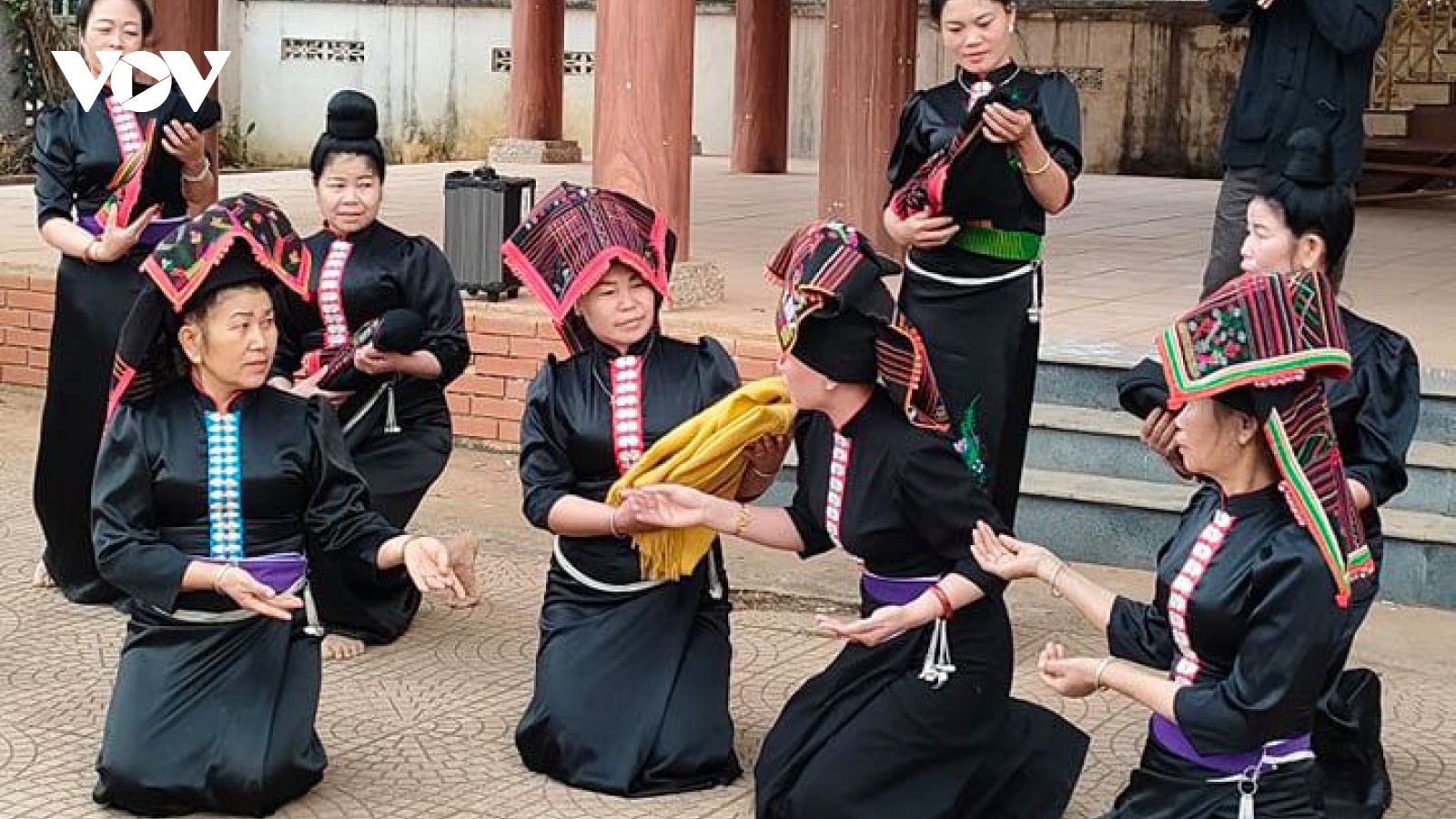 Hin villagers preserve Thai ethnic culture