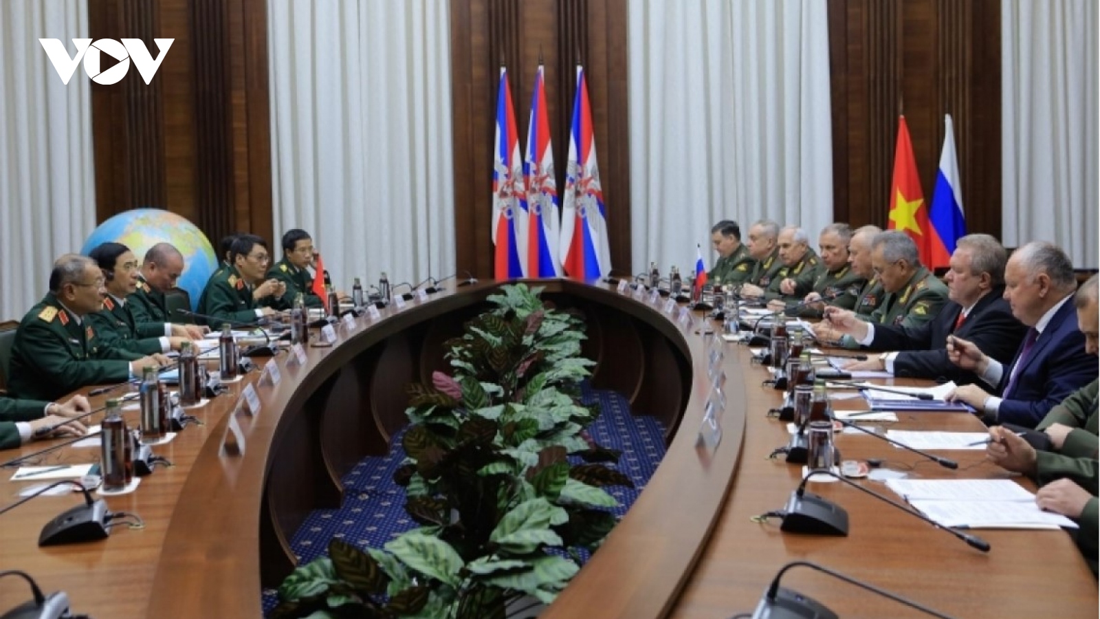 Vietnamese and Russian defence ministers hold talks