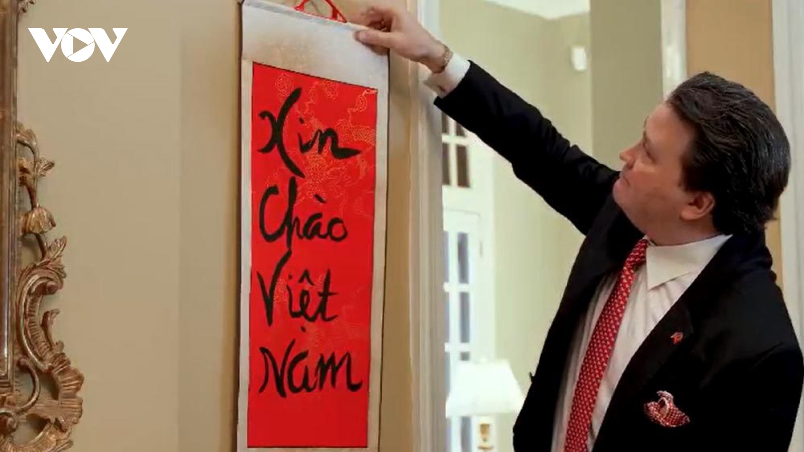 New US Ambassador extends Tet greetings through calligraphy works