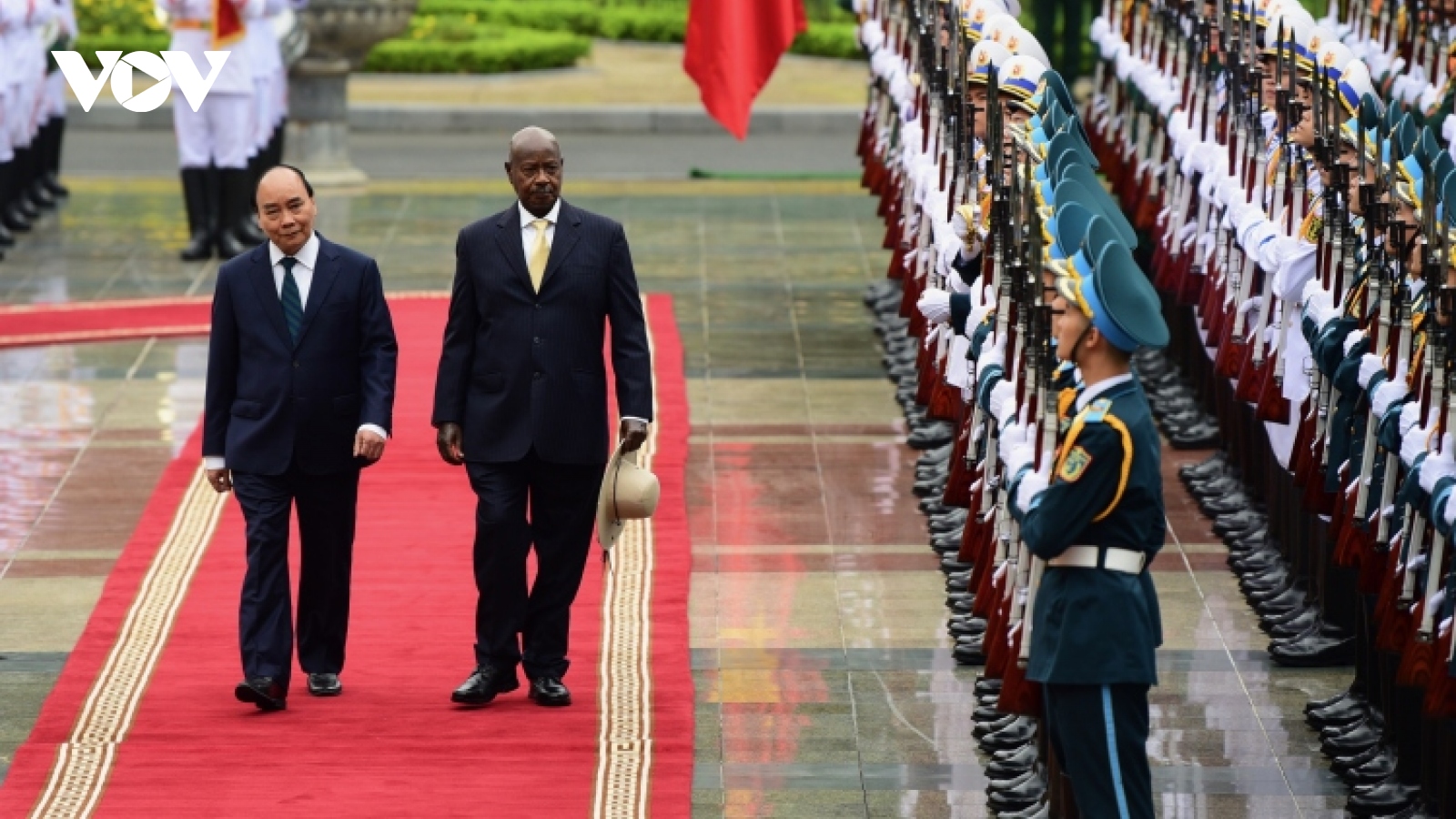 State President hosts welcoming ceremony for Ugandan leader