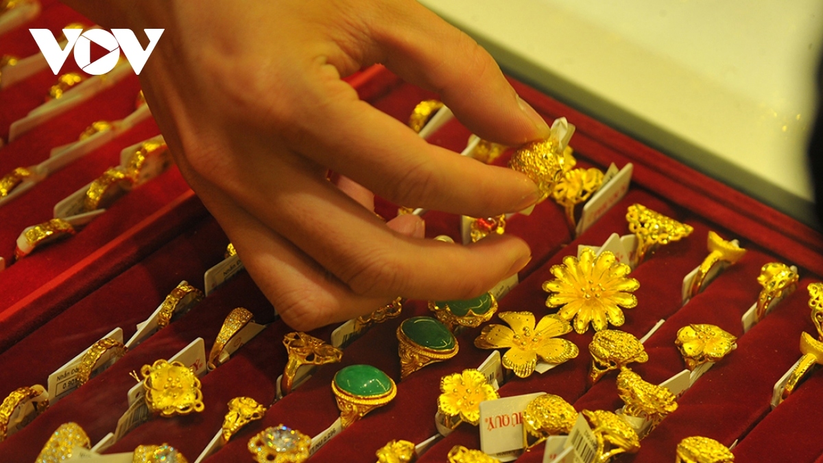 Local gold prices increase following several days of stagnation