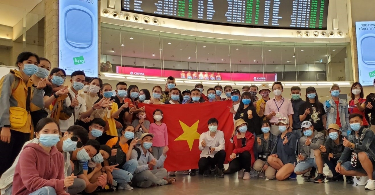 Hundreds of Vietnamese citizens successfully brought home on repatriation flights