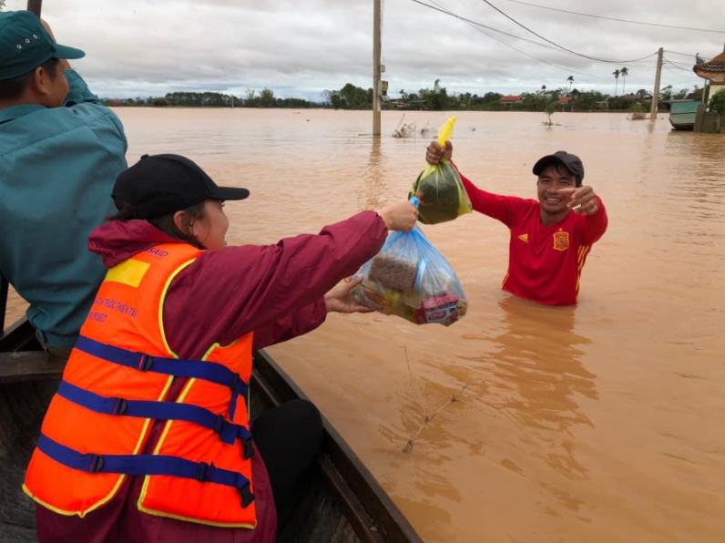 Disaster relief: When foreign friends show kind support to Vietnam