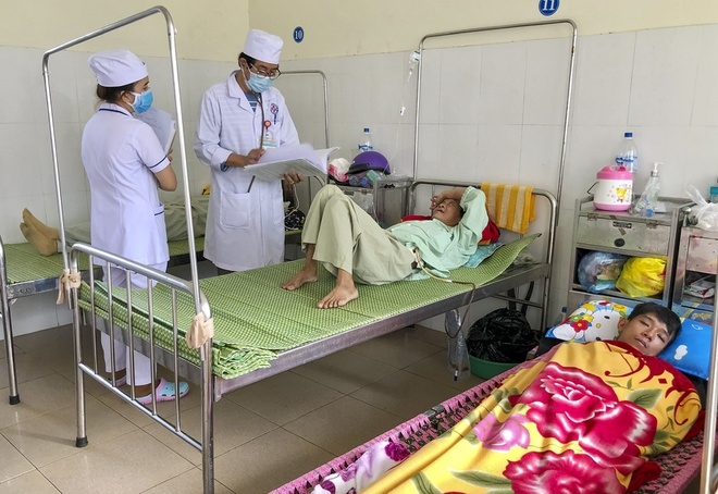 Quang Ngai hospital left overloaded by dengue fever outbreak