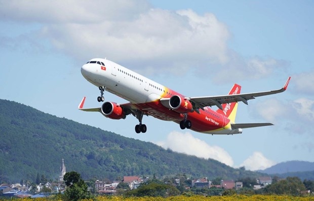 Vietjet supports customers in flights to/from Van Don airport