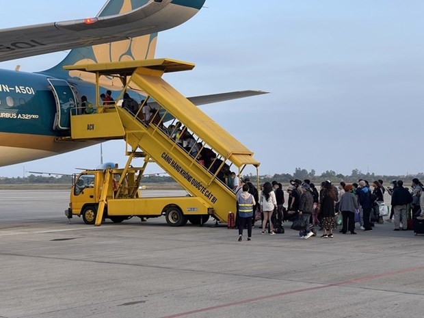 Vietnam Airlines to tighten COVID-19 prevention during Tet