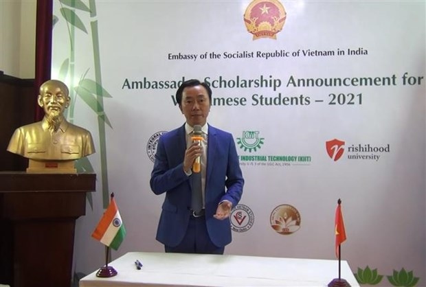 Scholarships for Vietnamese students in India announced
