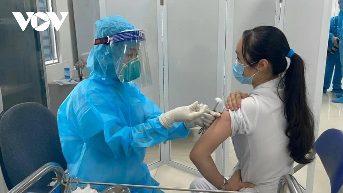 Nearly 38,000 people vaccinated against COVID-19 in Vietnam