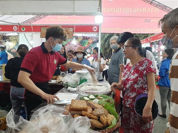 Vietnamese goods week in Hanoi features over 100 stalls