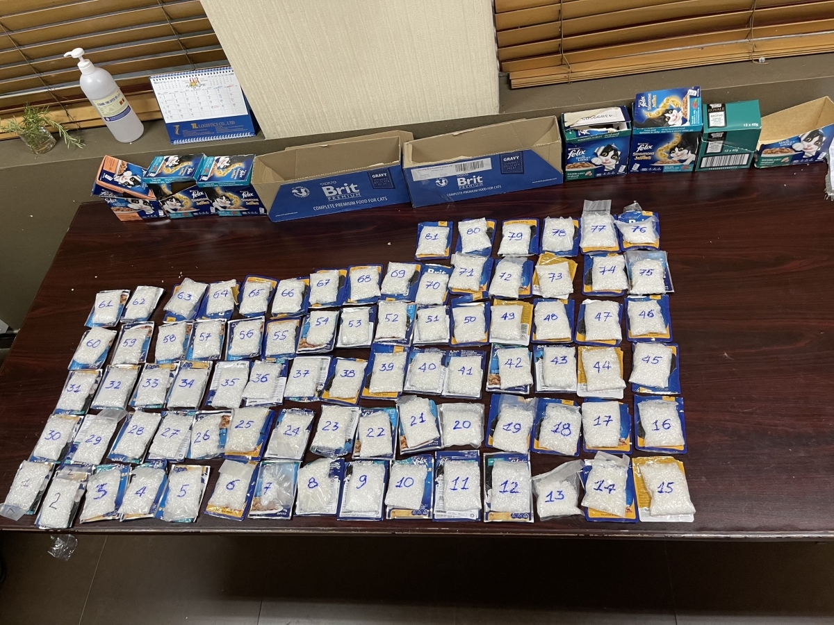 Drugs stashed in cat food seized at Tan Son Nhat Airport