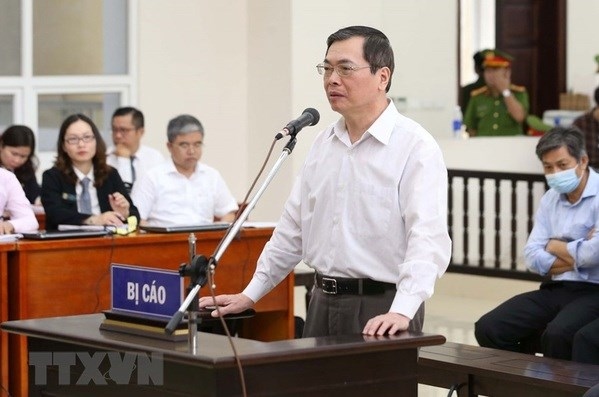 Trial of ex-minister of industry and trade, accomplices reopens
