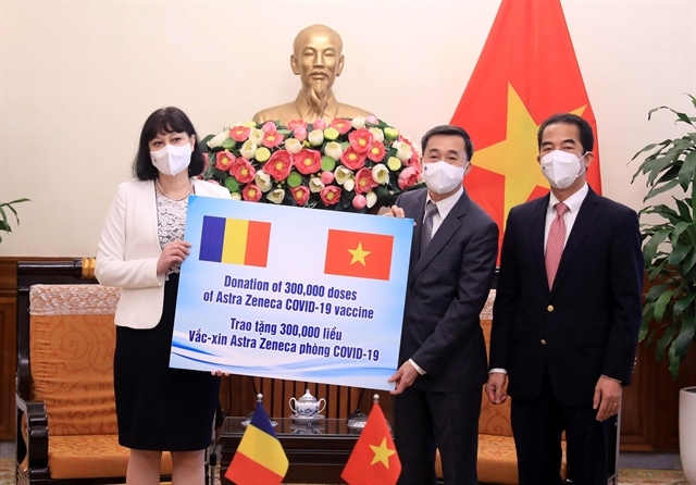 Vietnam receives 300,000 doses of AstraZeneca vaccine from Romania