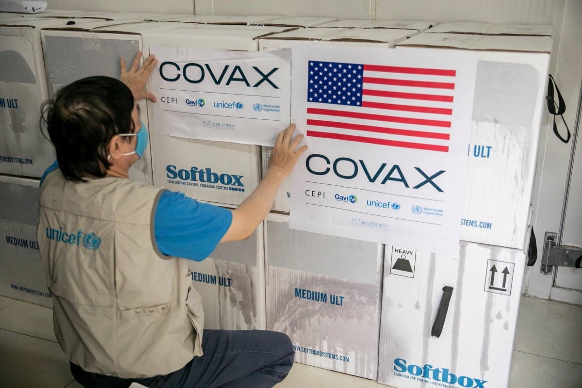 263,250 Pfizer vaccines arrive in Hanoi via COVAX