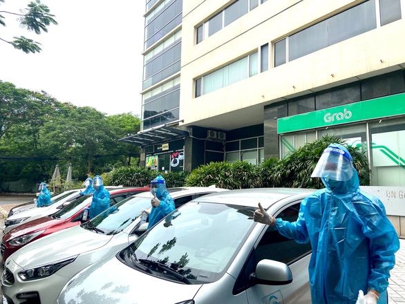 Grab provides free transport services to medical staff in Hanoi