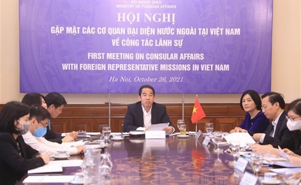Foreign representative missions receive news on Vietnamese consular policy