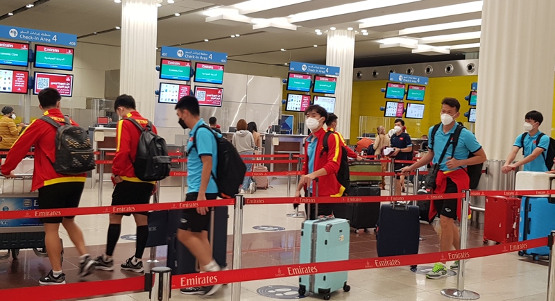 Vietnamese players arrive in Oman for 2022 FIFA World Cup qualifiers