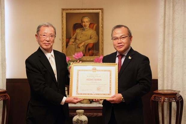 Japanese painting collector honoured with Vietnamese FM’s certificate of merit