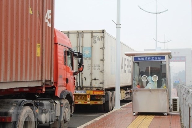 Quang Ninh sees clearance of nearly 200 trucks via border gates, crossings with China
