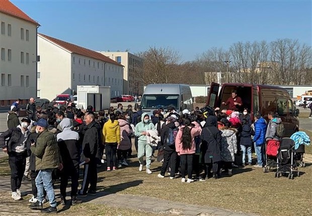 Vietnamese Embassy and community in Germany aid evacuees from Ukraine