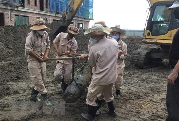 Quang Binh deactivates 230kg wartime bomb discovered near big market