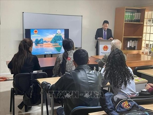 First Vietnamese course opens in Venezuela