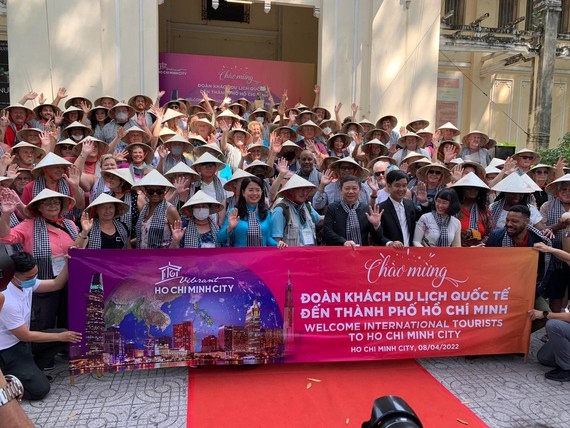 130 US tourists make their first visit to HCM City